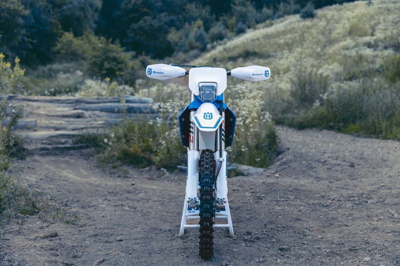 Husqvarna presenta la gamma 2025 “limited edition” Heritage 